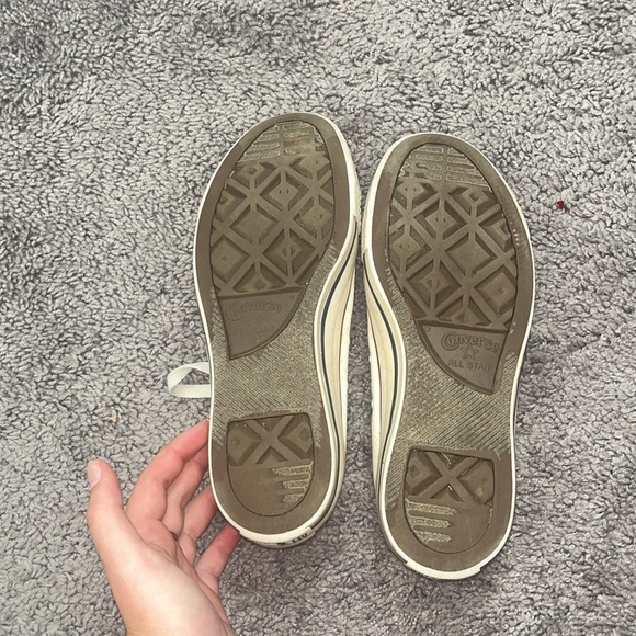 White low top converse - Picture 2 of 4